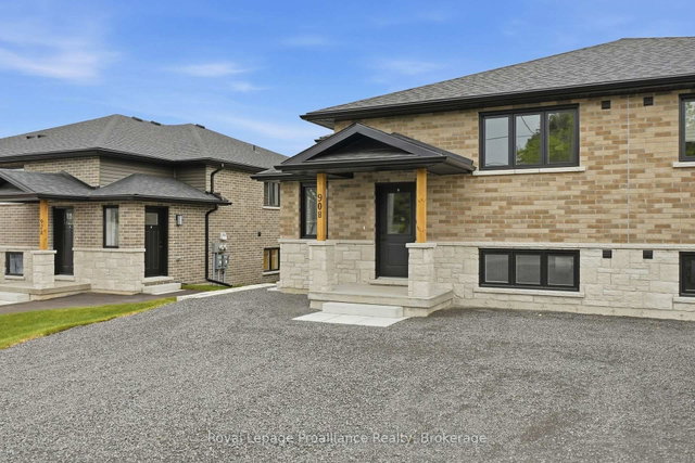 Upper - 90B Lywood Street