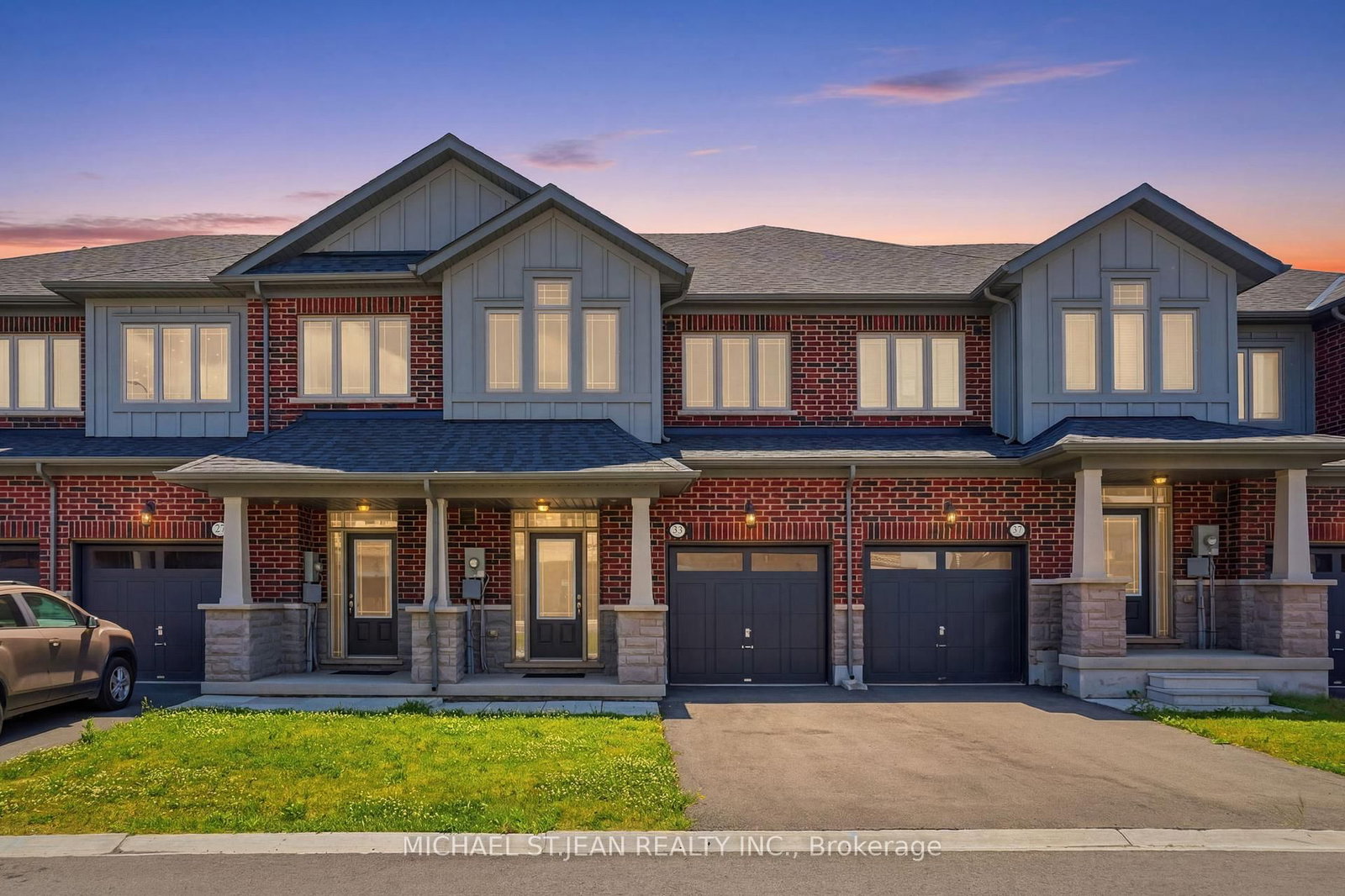 33 Admiral Road • Welland, ON photo 1