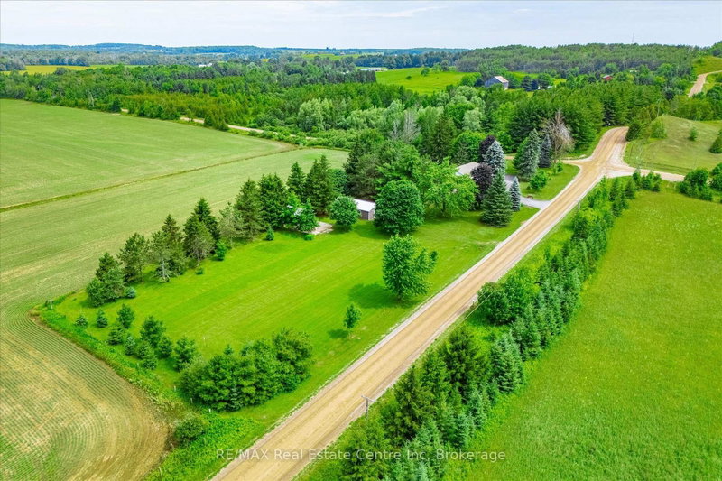 9098 Sideroad 27 Road