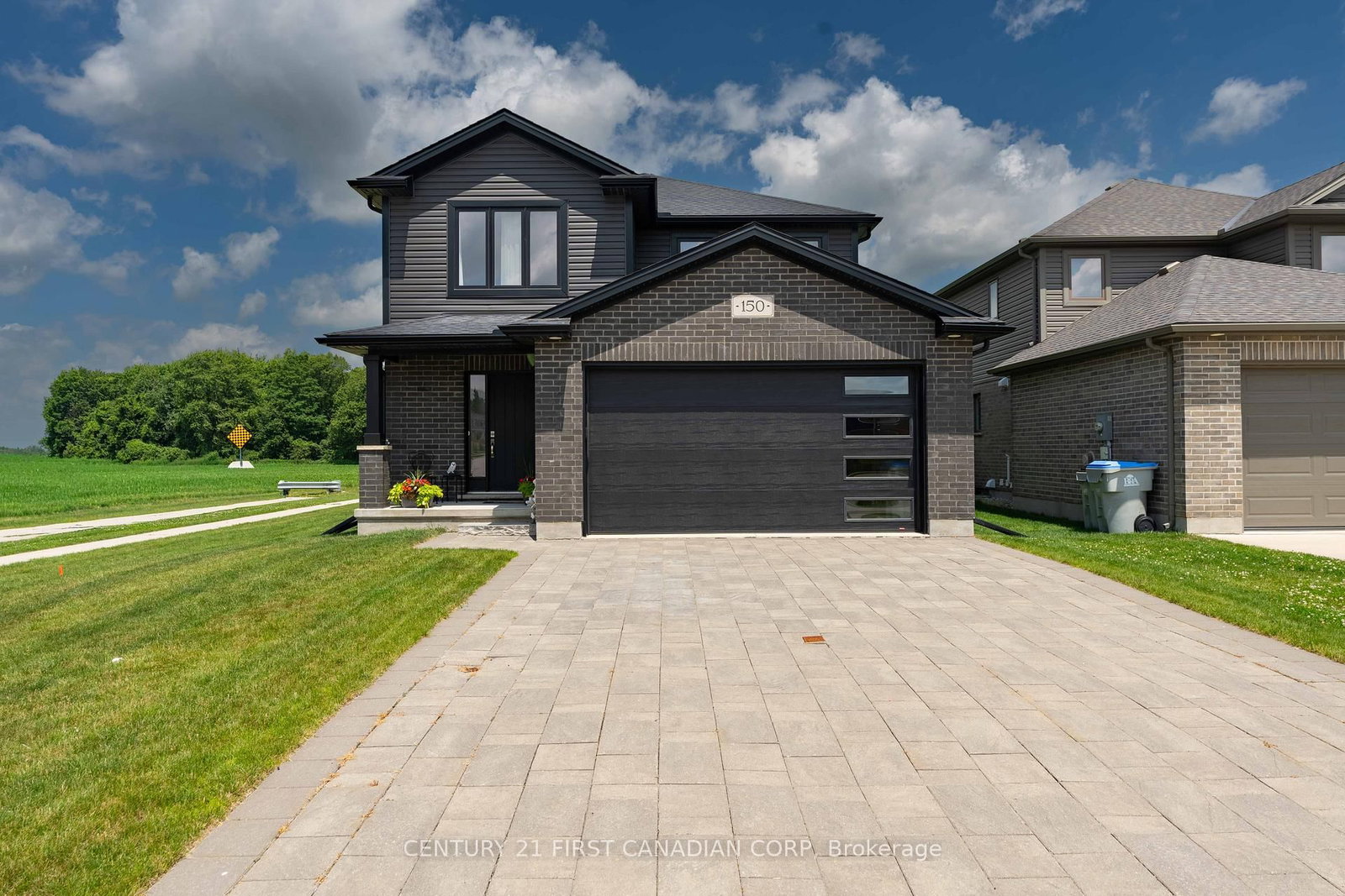 150 Gilmour Drive, Lucan Biddulph — photo 1