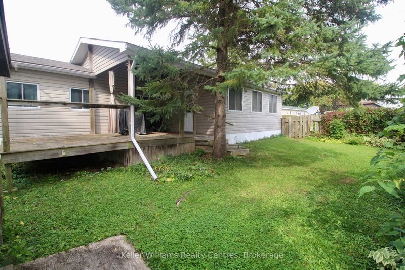 302694 Douglas St photo 5
