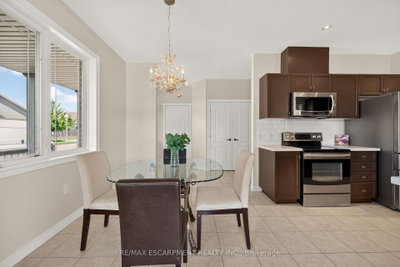 14 Ecker Lane • Hamilton, ON photo 9