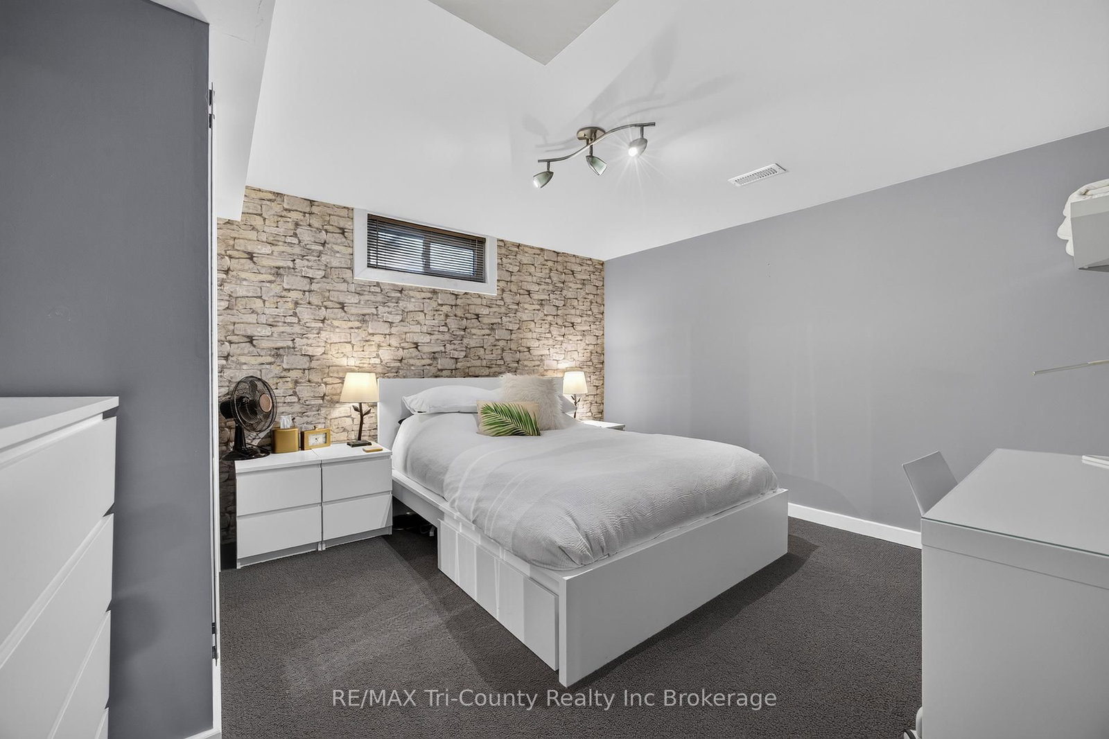 25 Demeyere Avenue • Tillsonburg, ON photo 34