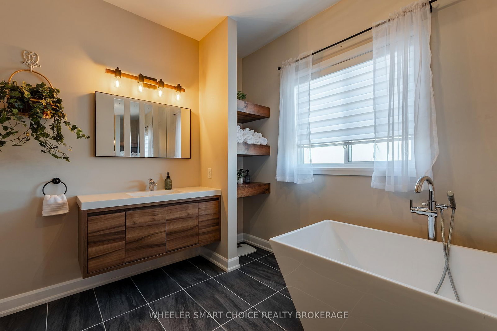 16040 COUNTY RD18 Road • South Stormont, ON photo 27