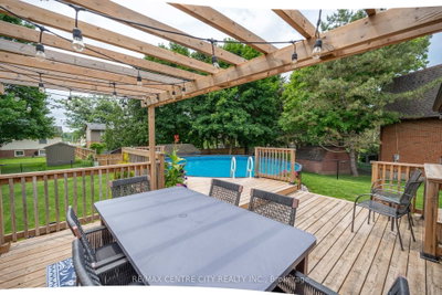 159 Sherwood Crescent • Thames Centre, ON photo 9