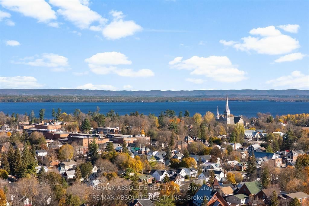 27 MacDonald Street S • Arnprior, ON photo 10