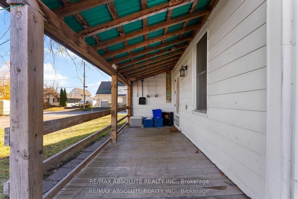 27 MacDonald Street S • Arnprior, ON photo 4