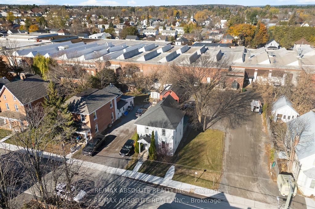 27 MacDonald Street S • Arnprior, ON photo 5