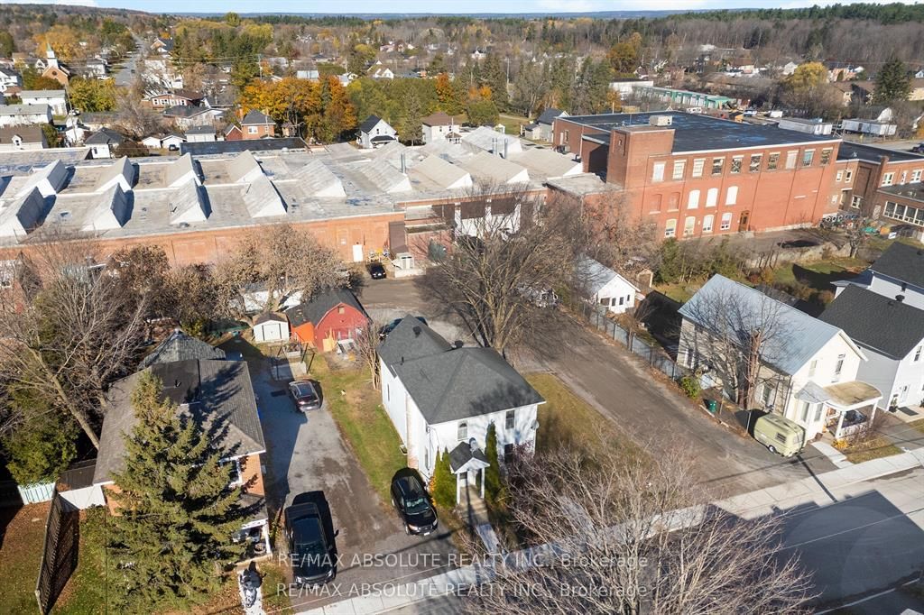 27 MacDonald Street S • Arnprior, ON photo 6