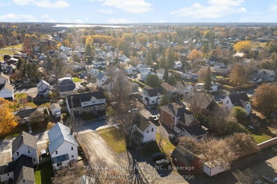 27 MacDonald Street S • Arnprior, ON photo 9