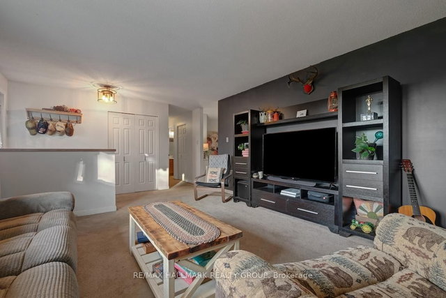 20 HILLTOP Crescent S