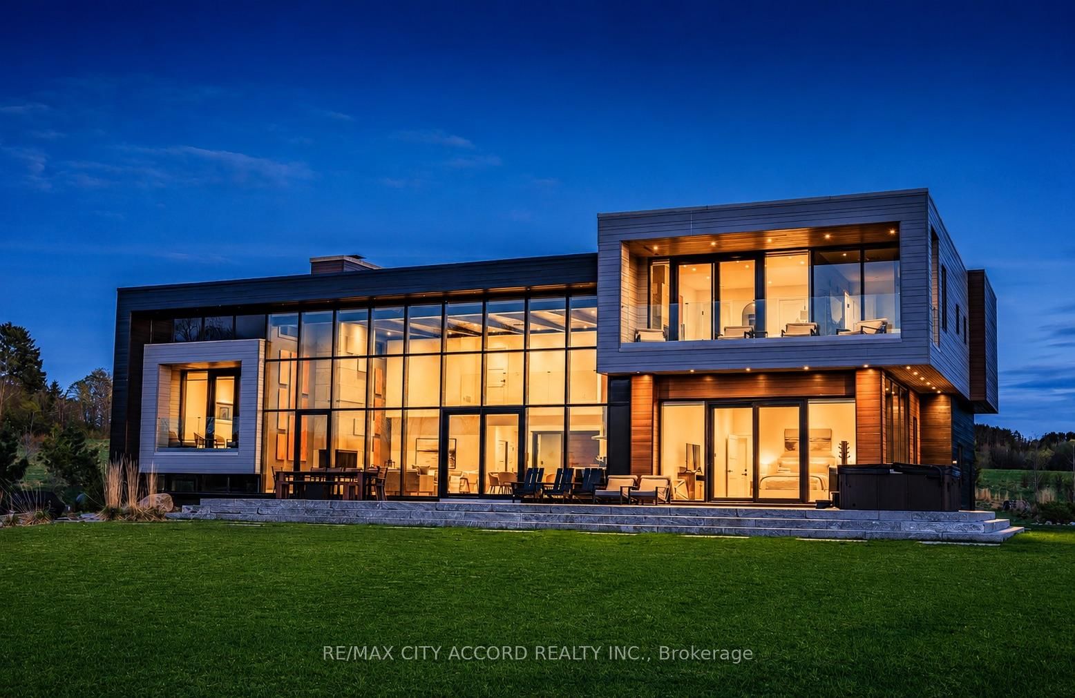 23 Europe Lane • Huntsville, ON photo 2