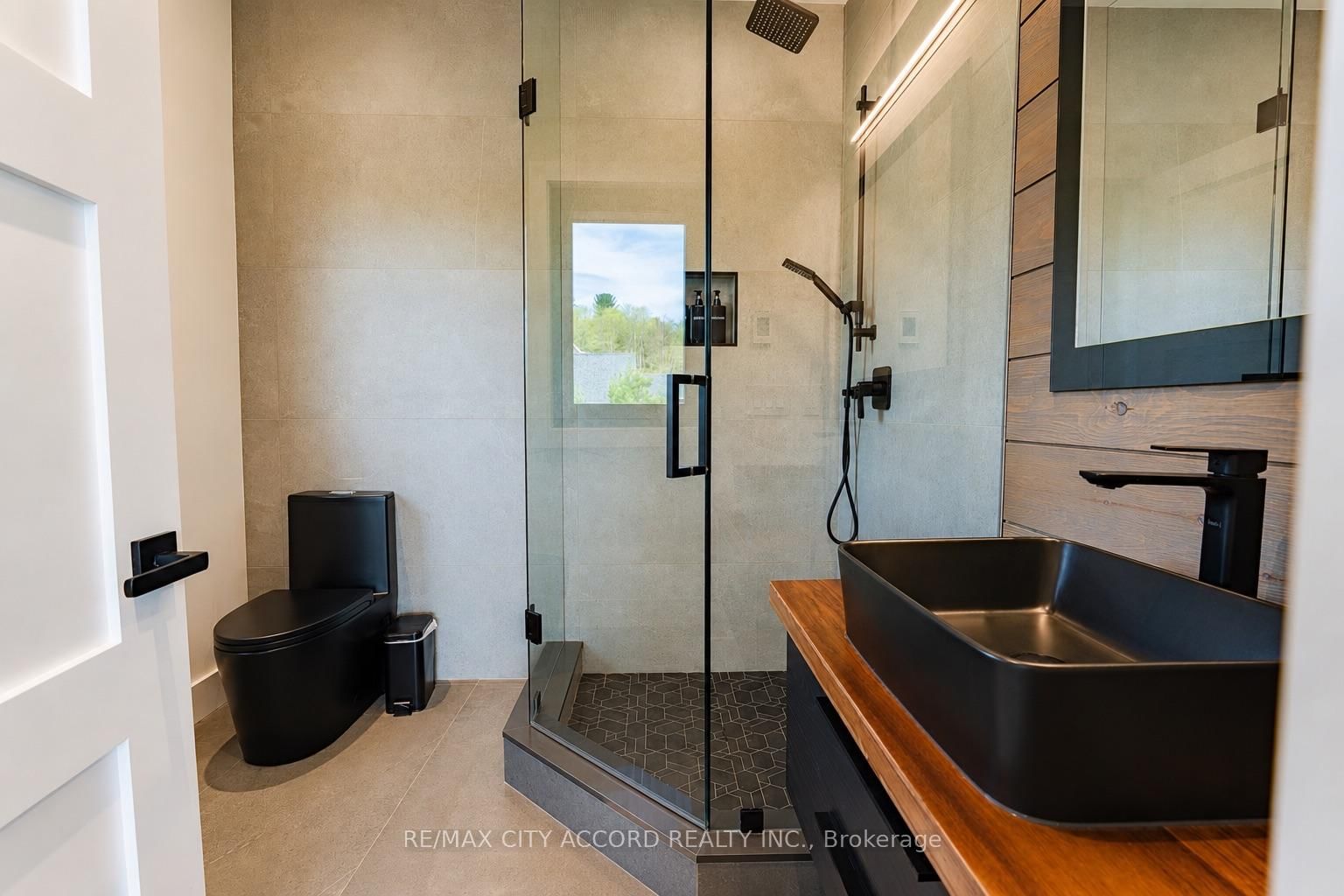 23 Europe Lane • Huntsville, ON photo 21