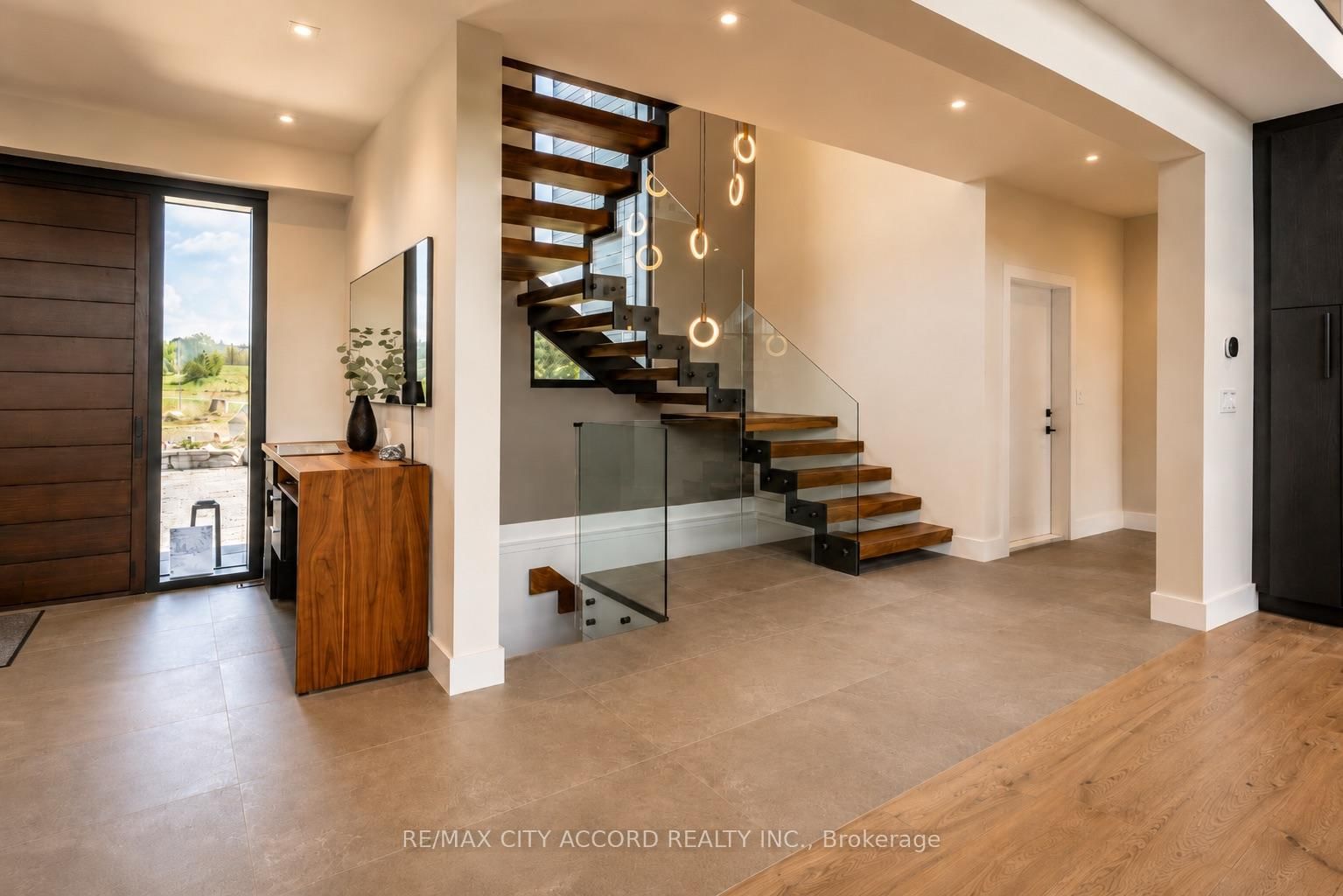 23 Europe Lane • Huntsville, ON photo 5