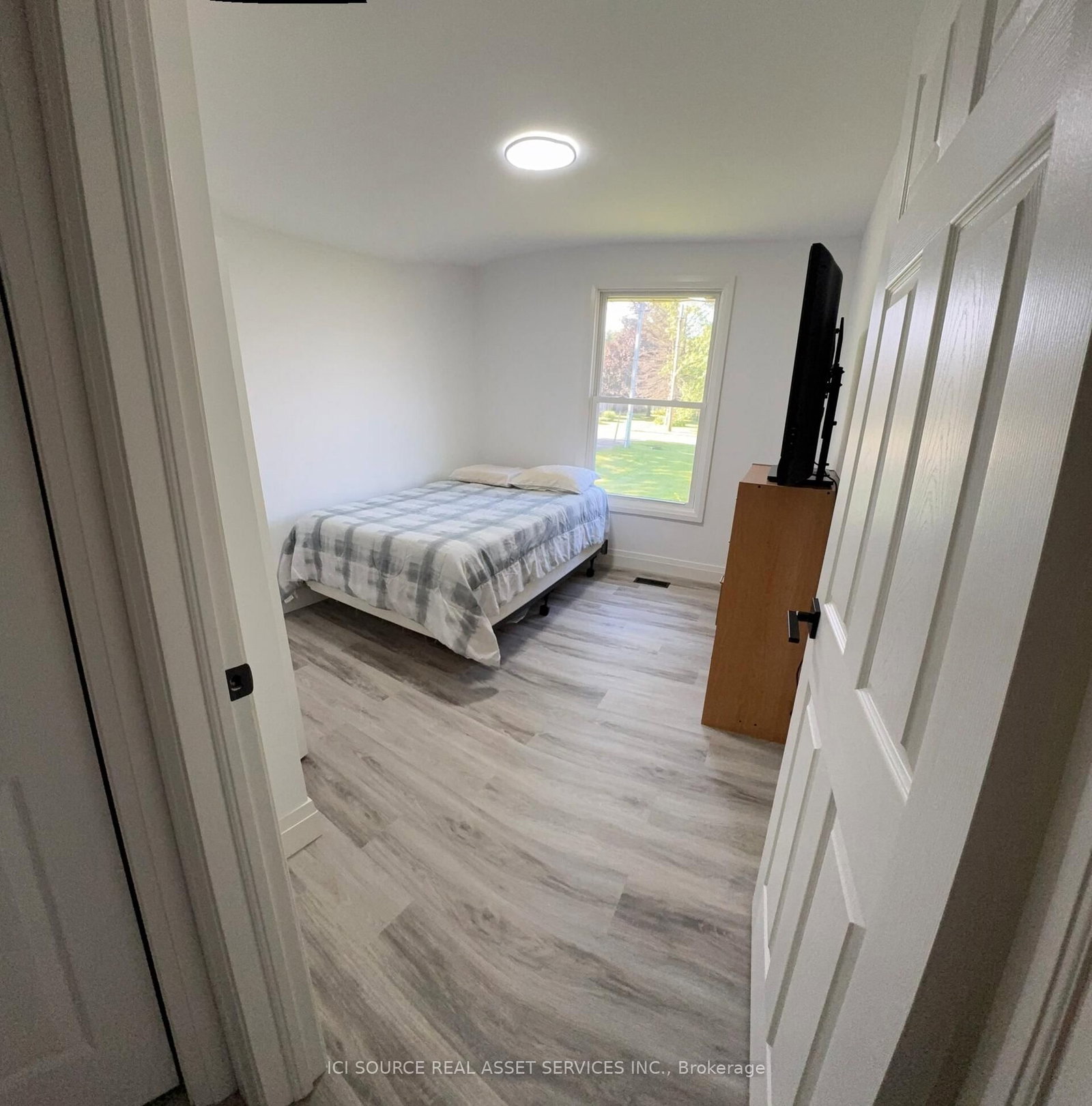 230 Minnie Street • Thames Centre, ON photo 4
