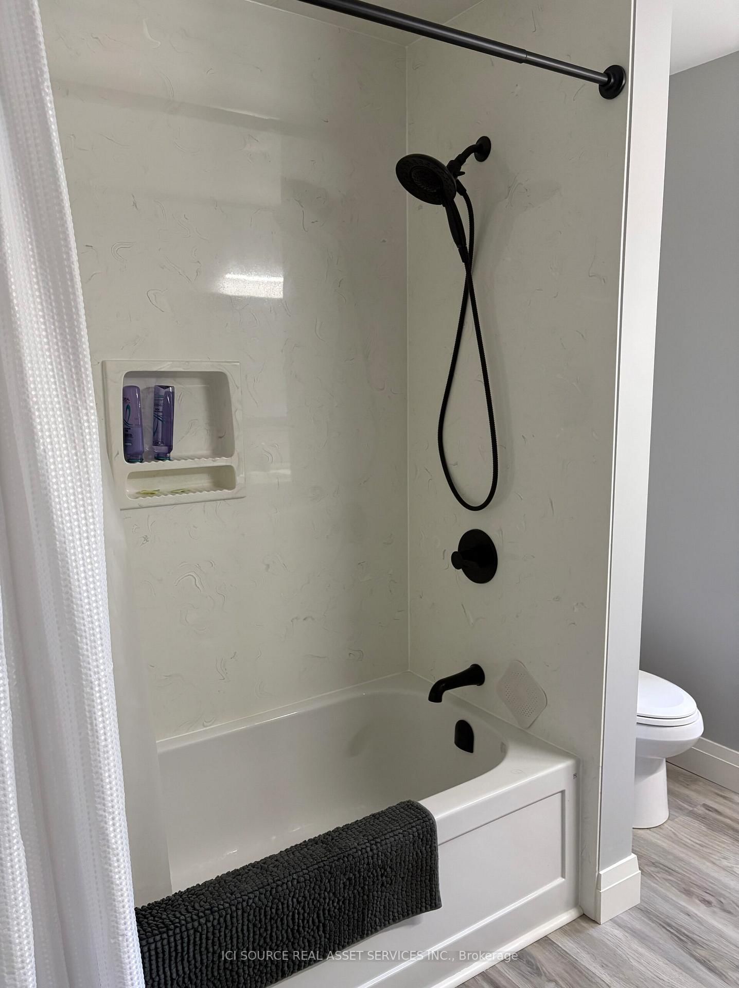 230 Minnie Street • Thames Centre, ON photo 8