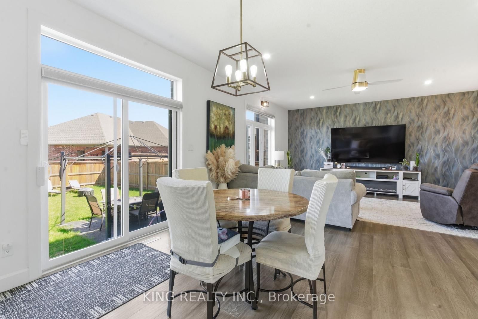 200 BOARDWALK Way, Thames Centre — photo 7