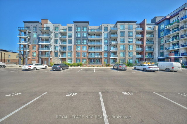 221 - 600 North Service Road