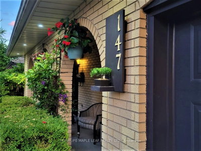 147 Muriel Crescent — photo 2