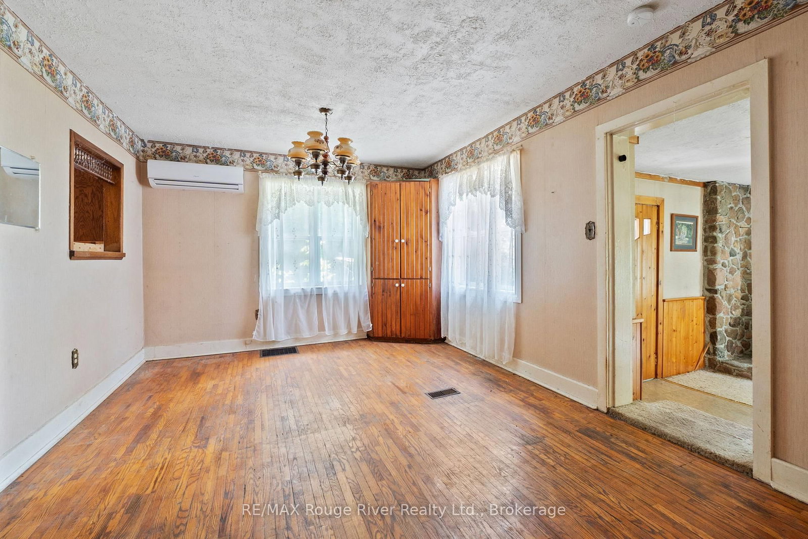 7725 Mill Street • Port Hope, ON photo 10