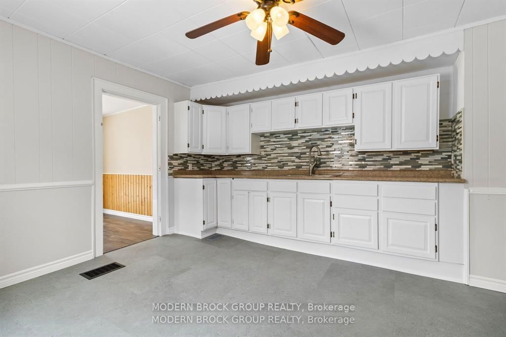 96 Brock Street • Brockville, ON photo 15