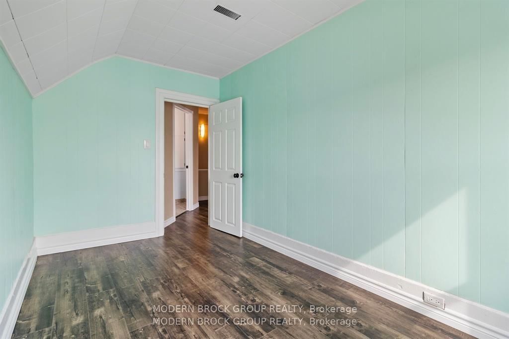 96 Brock Street • Brockville, ON photo 27
