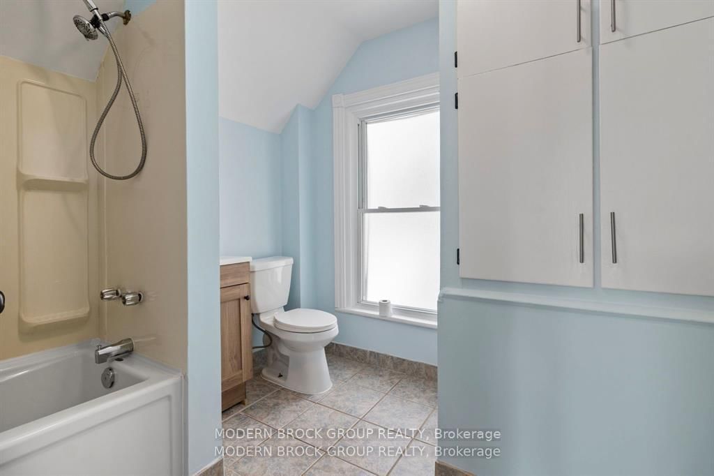 96 Brock Street • Brockville, ON photo 28