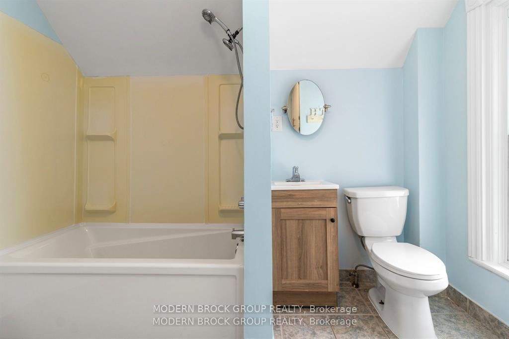 96 Brock Street • Brockville, ON photo 29
