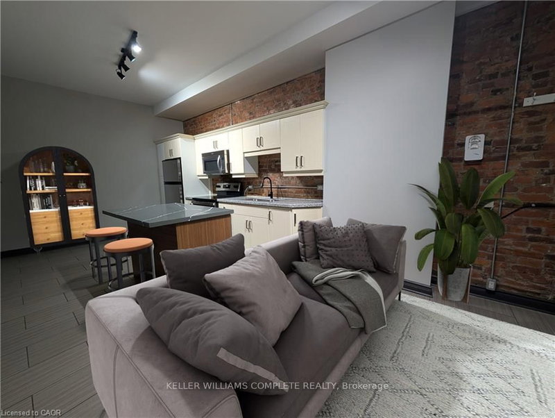 home for lease on B-473 KING Street W