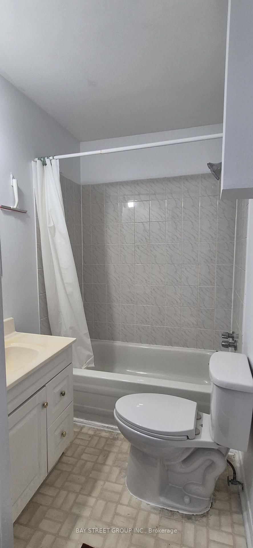 125 Broadway Avenue • Hamilton, ON photo 16