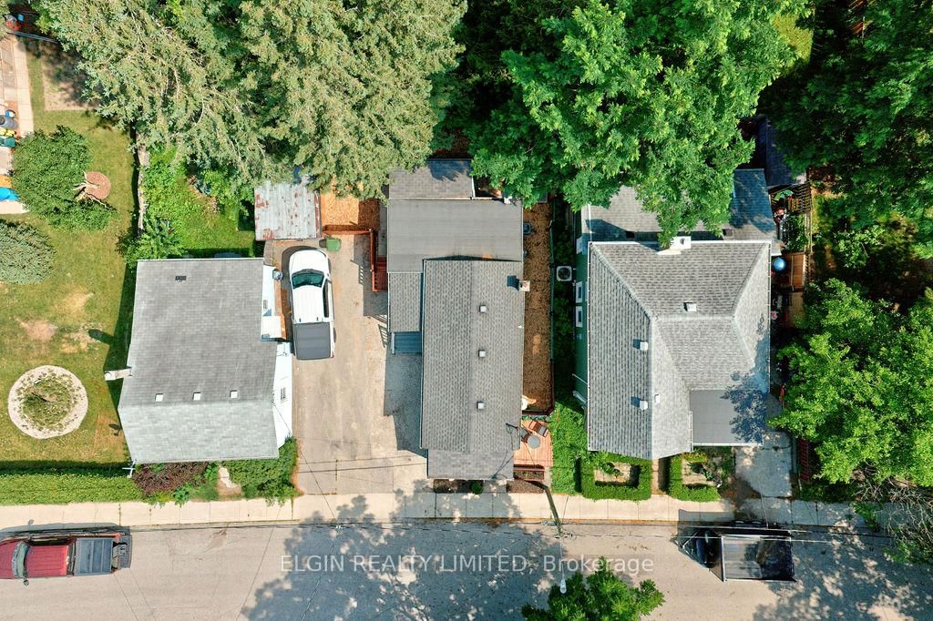 28 Walnut Street • St. Thomas, ON photo 33