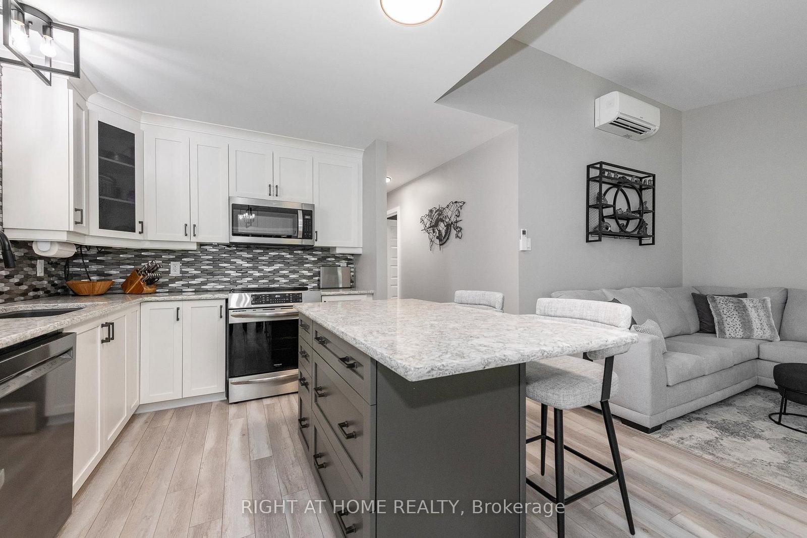308 Masters Lane • #296 • Clarence-Rockland, ON photo 8