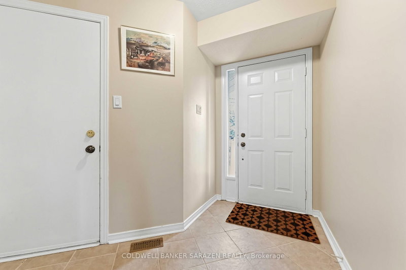 191 Markland Cres photo 5