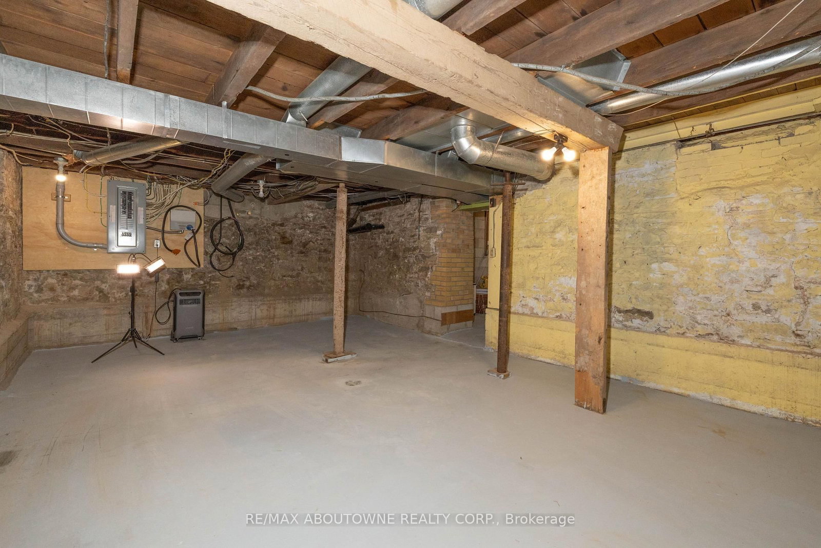 3276 Governors Road • Hamilton, ON photo 40