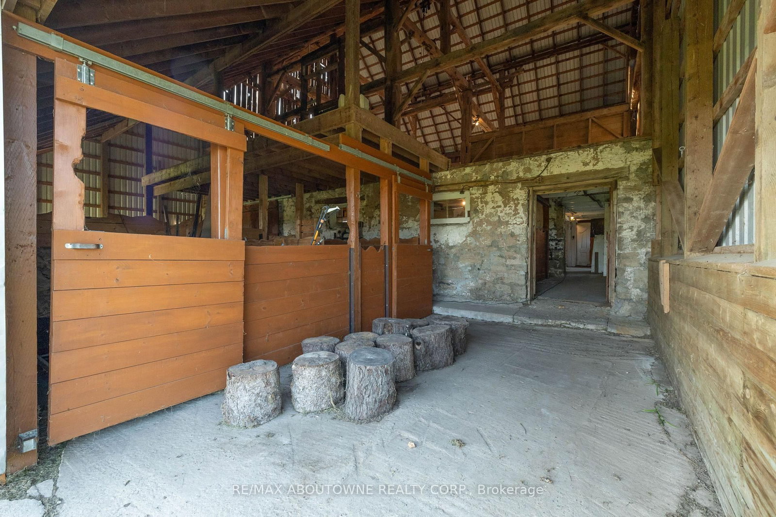 3276 Governors Road • Hamilton, ON photo 45