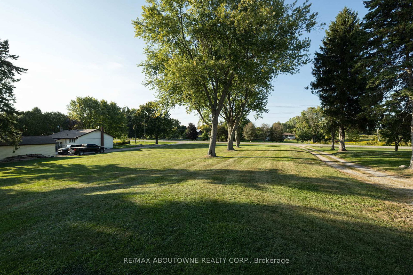 3276 Governors Road • Hamilton, ON photo 7