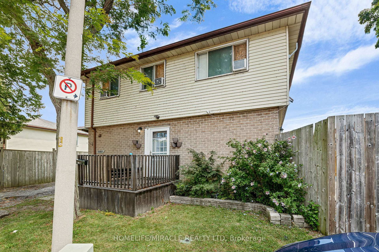 1180 Heathfield Court • Windsor, ON photo 3