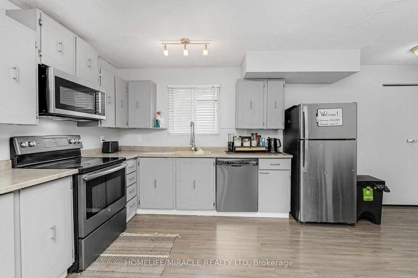 1180 Heathfield Court • Windsor, ON photo 4