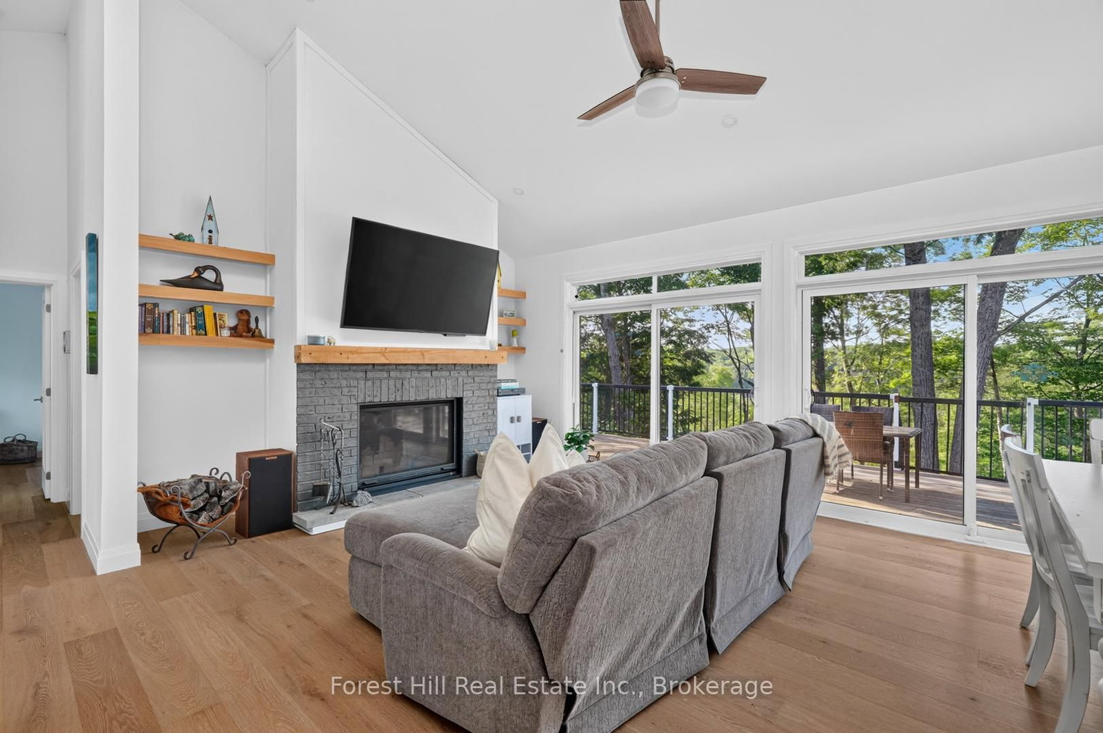 1065 Pine Lane S • Lake of Bays, ON photo 11