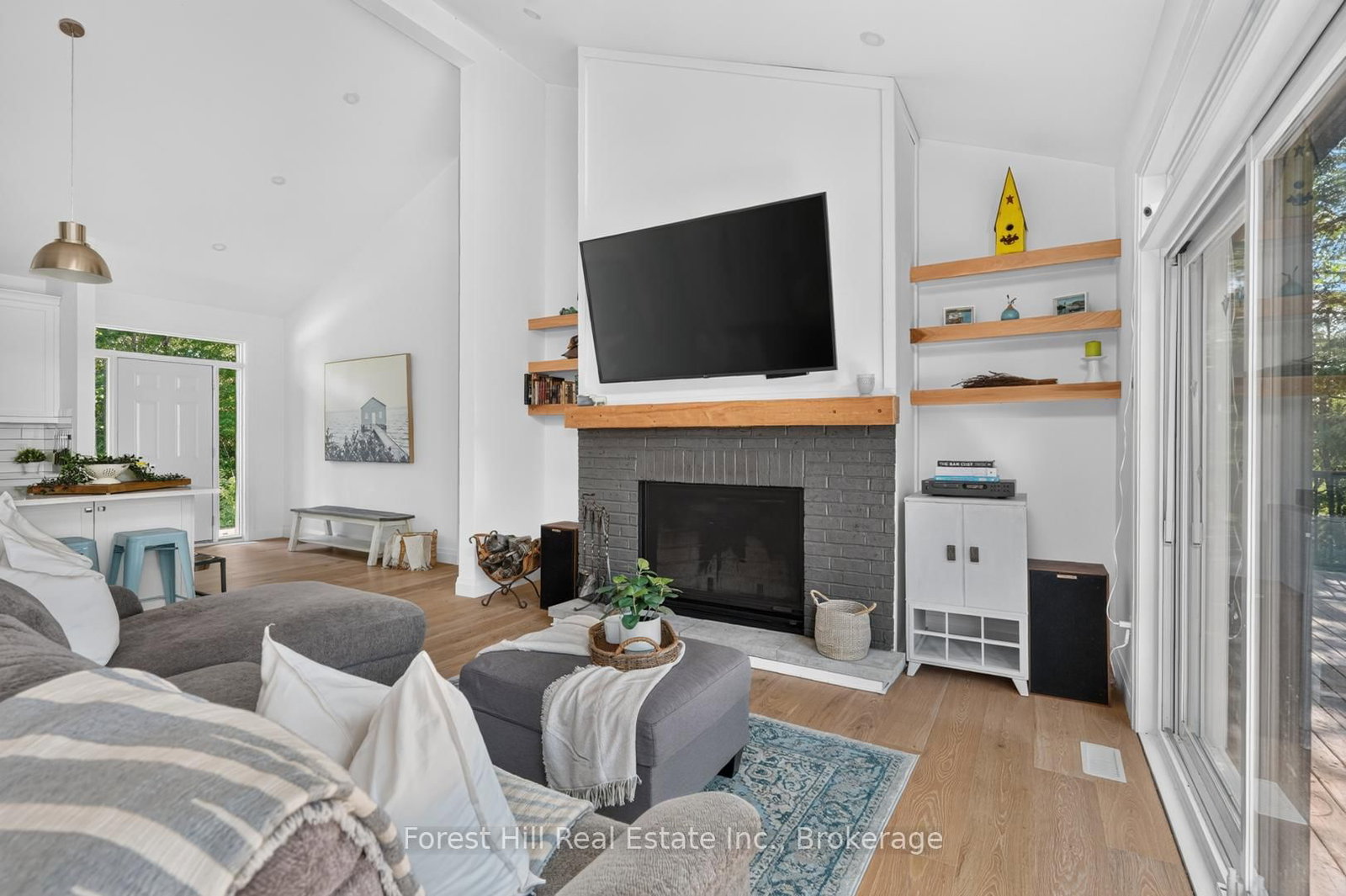 1065 Pine Lane S • Lake of Bays, ON photo 12
