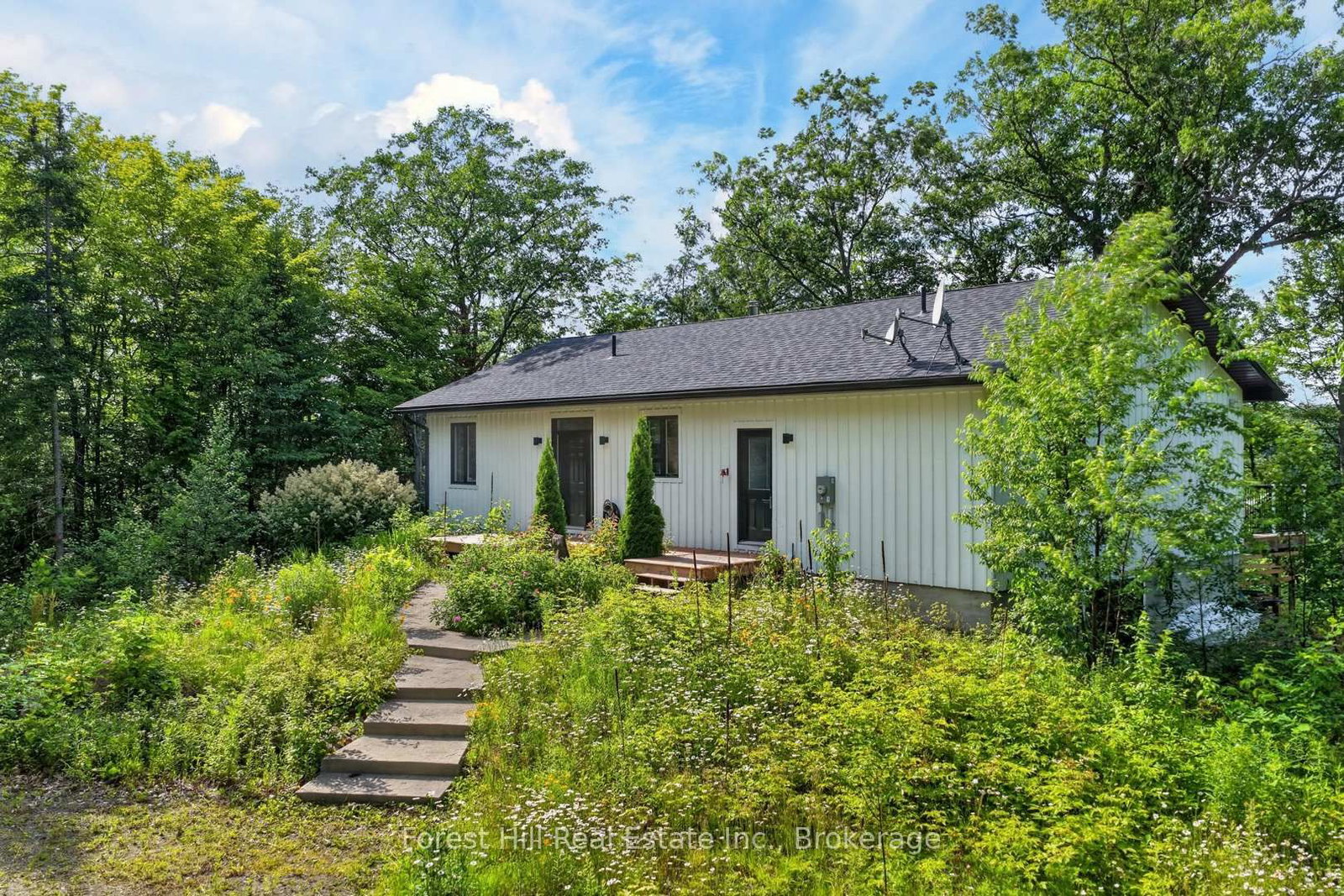 1065 Pine Lane S • Lake of Bays, ON photo 2