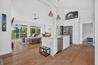 1065 Pine Lane S • Lake of Bays, ON photo 9