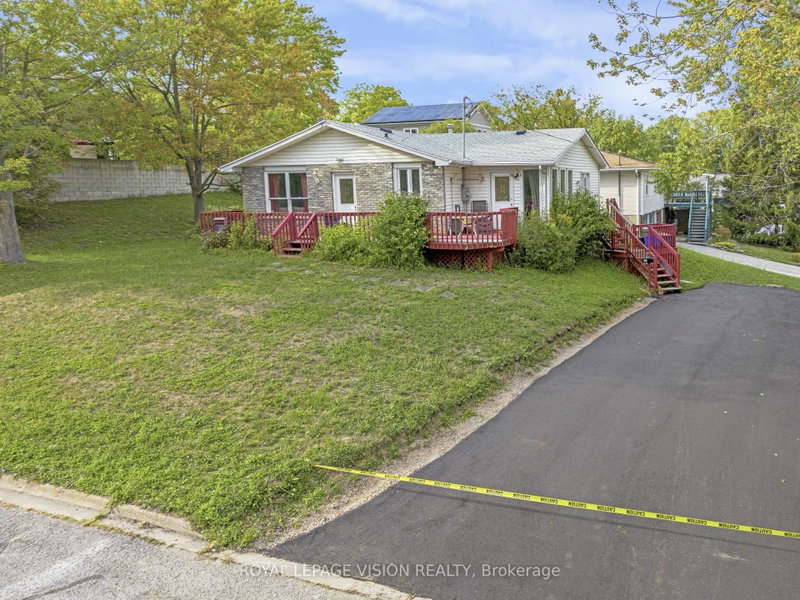 Unit B - 43 Lavinia Street N