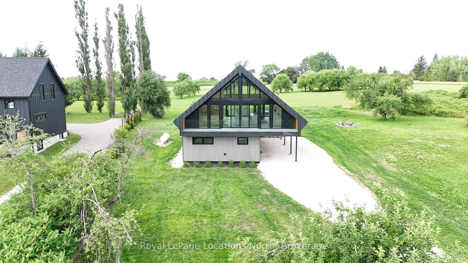 111 Slabtown Road • Blue Mountains, ON photo 3