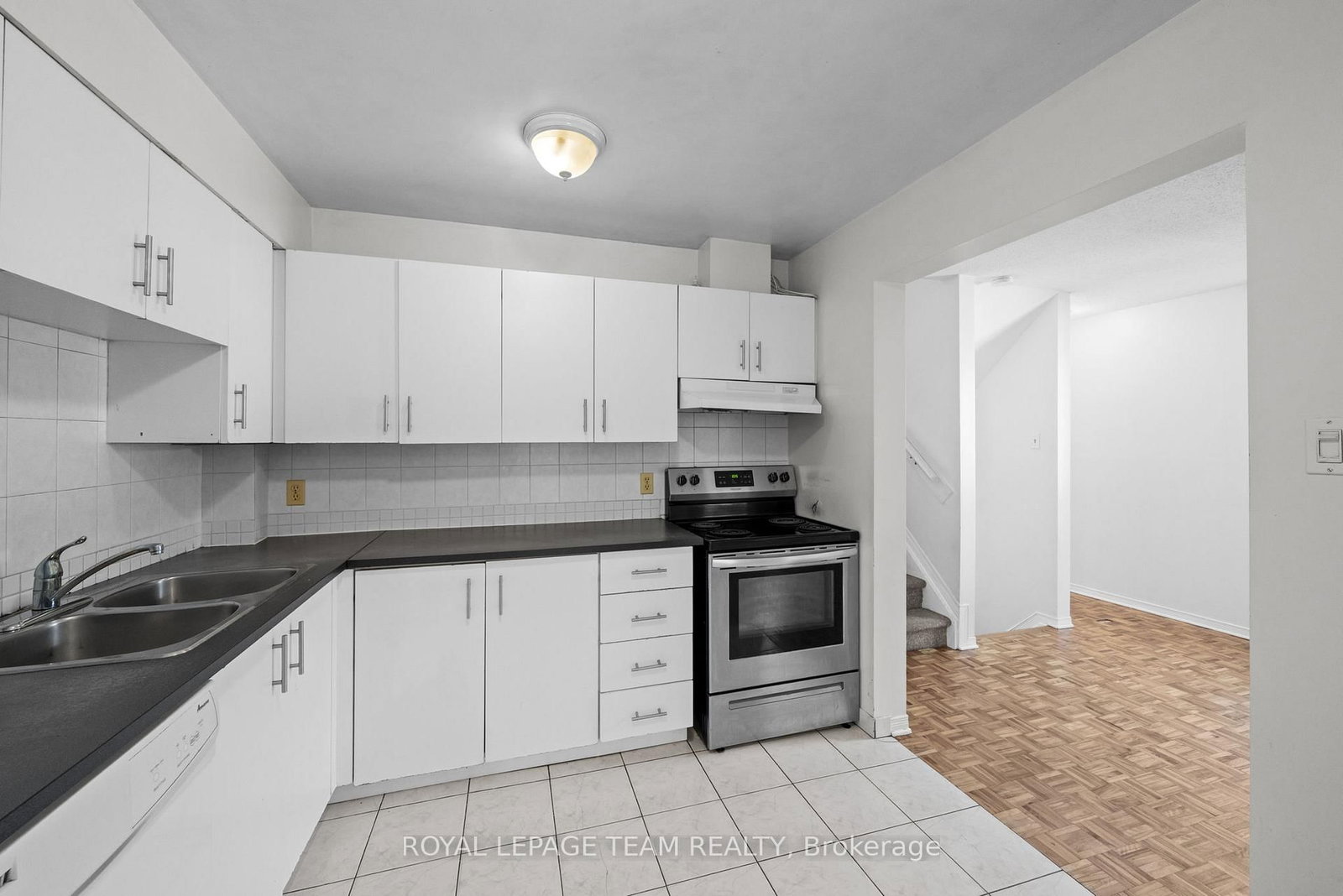 1991 Banff Avenue • Ottawa, ON photo 15