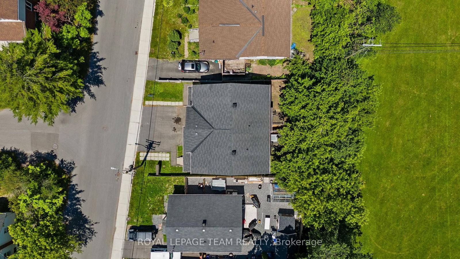 1991 Banff Avenue • Ottawa, ON photo 2