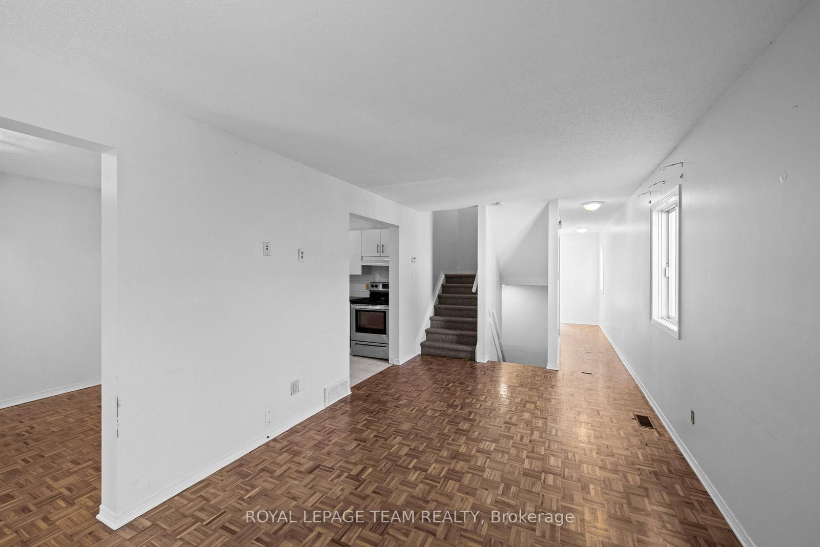1991 Banff Avenue • Ottawa, ON photo 21