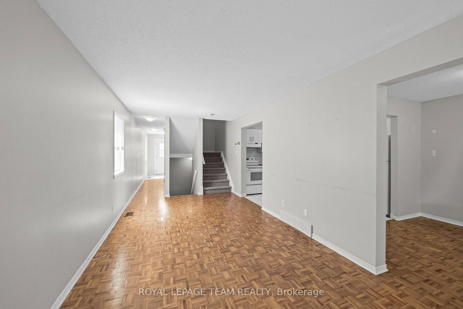 1991 Banff Avenue • Ottawa, ON photo 23