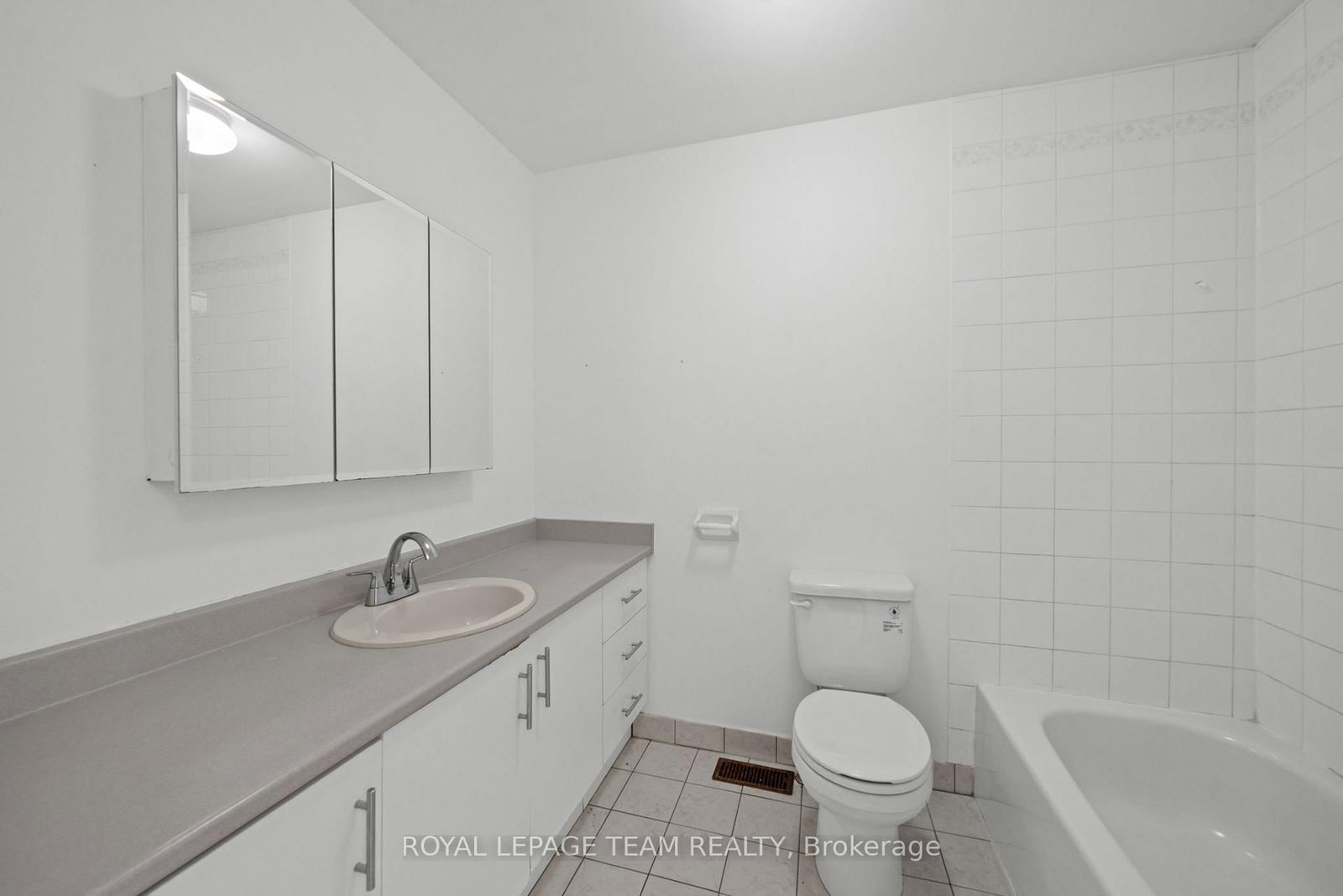 1991 Banff Avenue • Ottawa, ON photo 31