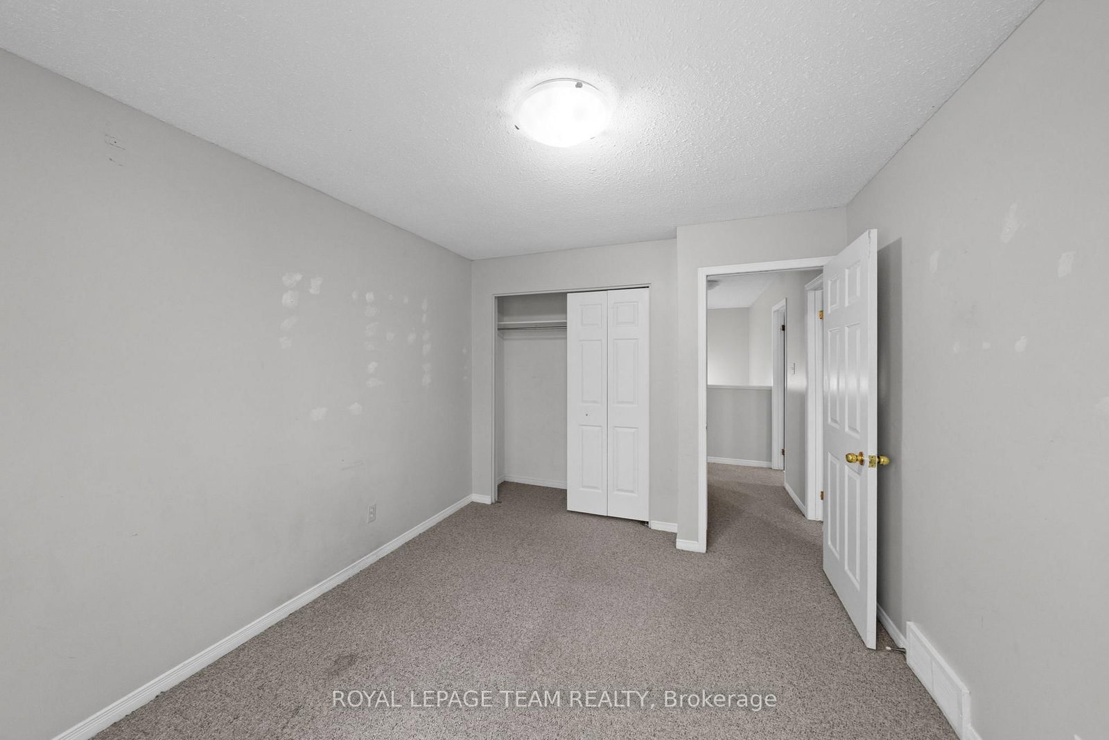 1991 Banff Avenue • Ottawa, ON photo 36
